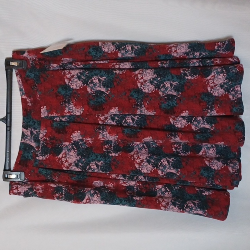 LuLaRoe Madison Abstract Multi-colored Pleated Skirt. Size 3XL.